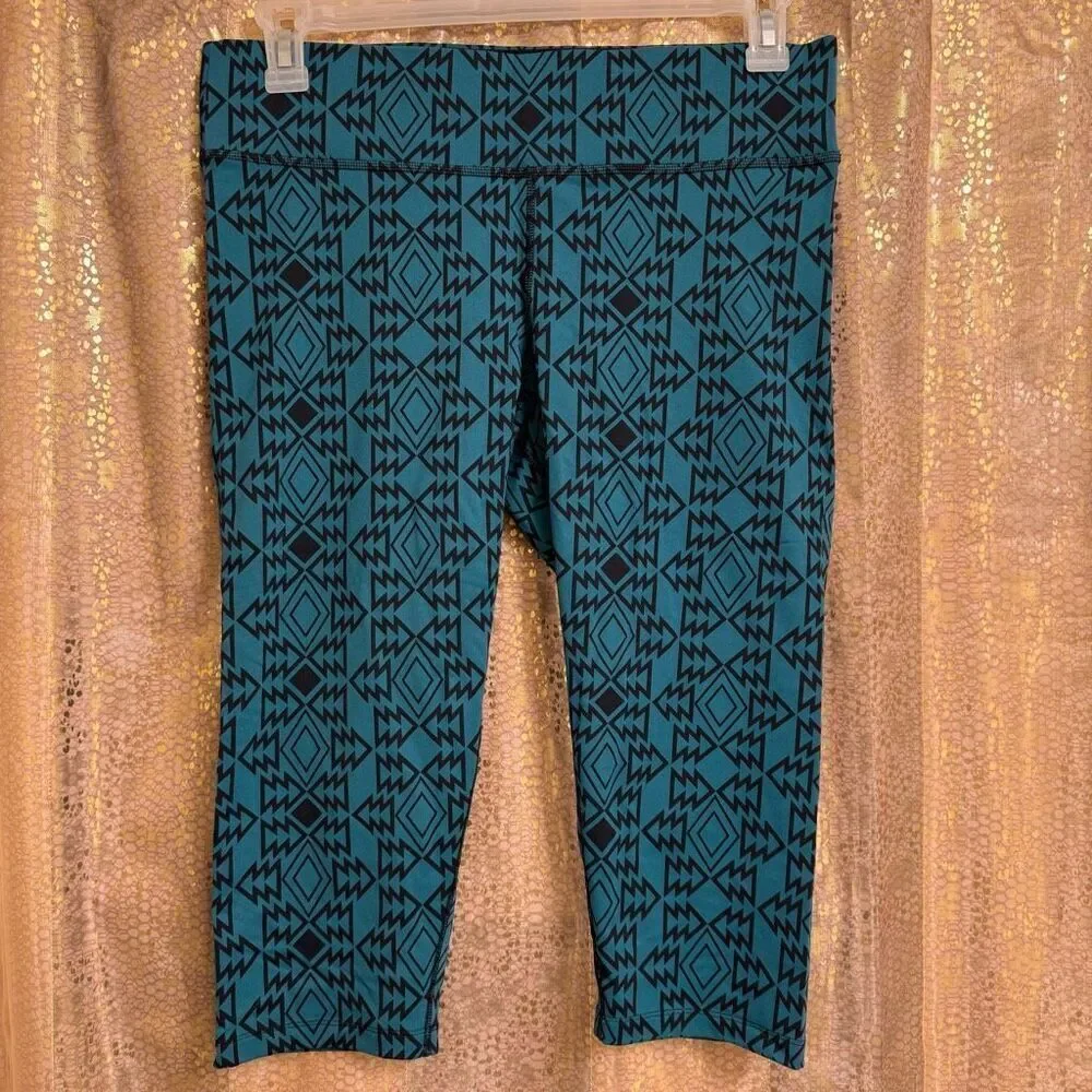 PINK Victorias Secret Teal Black Aztec Yoga Athletic Capri Leggings Large - Picture 2 of 5